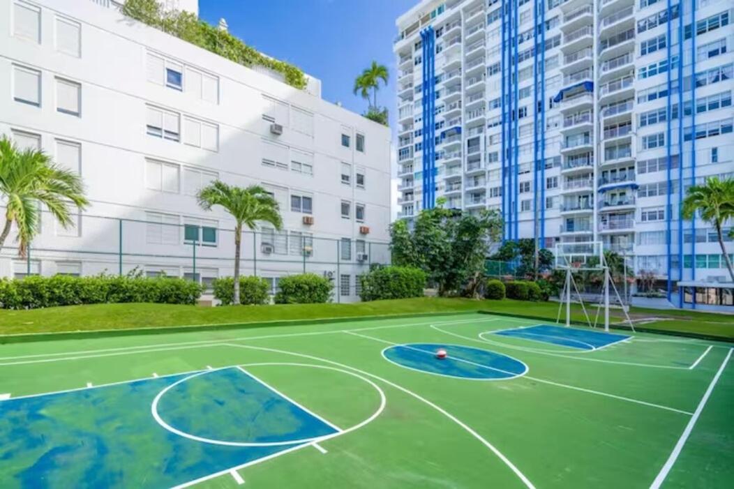 Sunset Paradise Cozy Beachfront Escape - Isla Verde San Juan Exterior foto